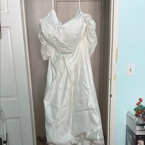 Elegant White Lace Wedding Dress